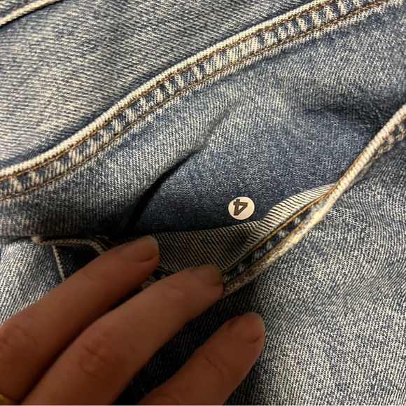 AGOLDE | Parker Vintage Cut Off Denim 2” Shorts - Picture 2 of 5